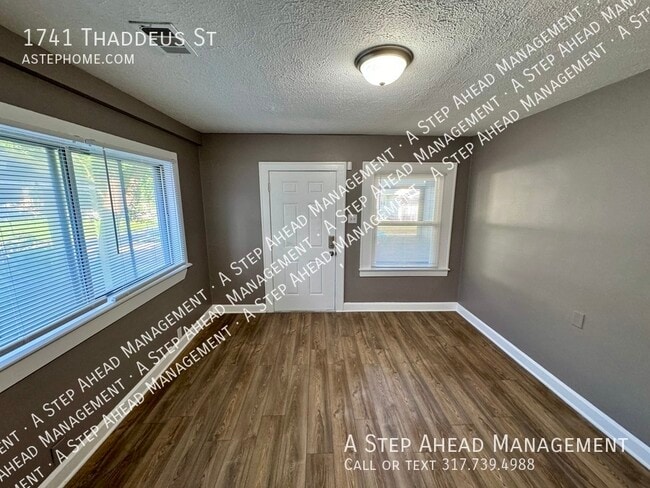 Building Photo - 1741 Thaddeus - 3 bed/1 Bath Move-in Ready