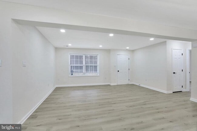 Building Photo - 35355 Hamlin School Ln