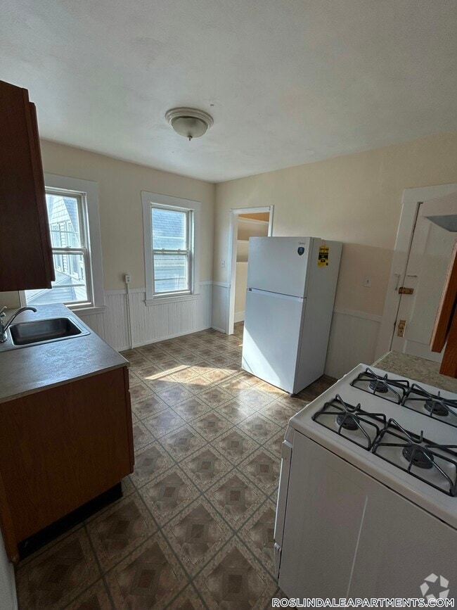 Building Photo - 41 Averton St