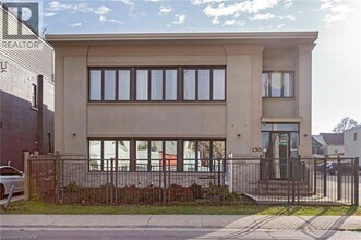 Building Photo - 130 Wellington St N