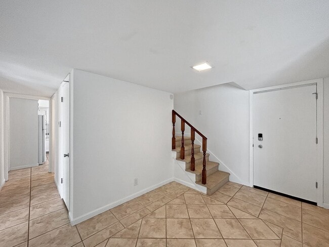 Building Photo - Charming & Spacious 4BD/3BA House in Allie...