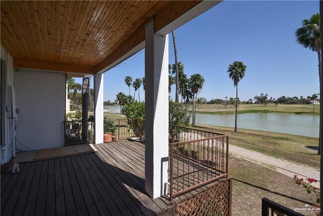 Building Photo - 310 Rio Grande Dr