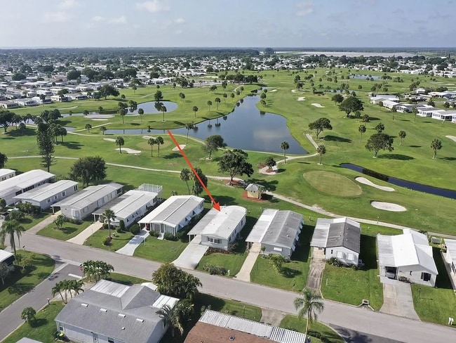 Building Photo - 1035 Royal Palm Dr