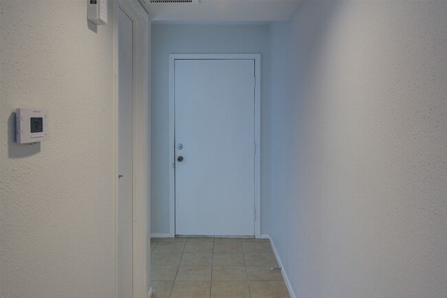 Foto del edificio - 14777 Wunderlich Dr