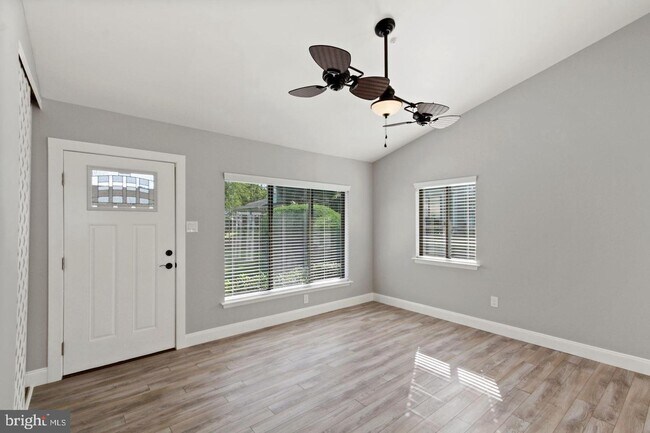Foto del edificio - 21 Maplewood Ct