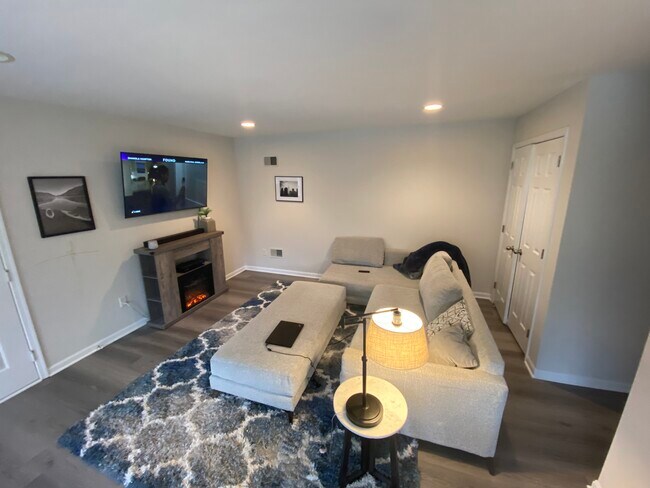 Sala de estar - 156 Roseland Ave
