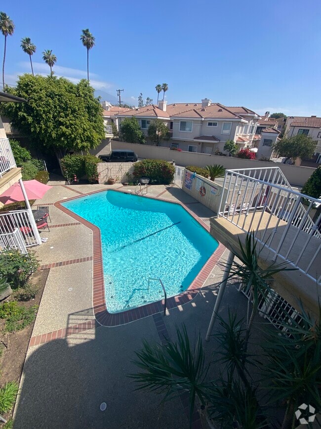 Pool - 637 Fairview Ave