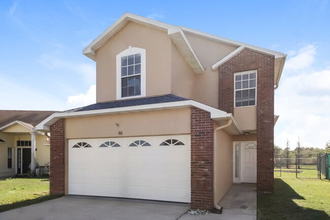 Building Photo - 762 Country Woods Cir