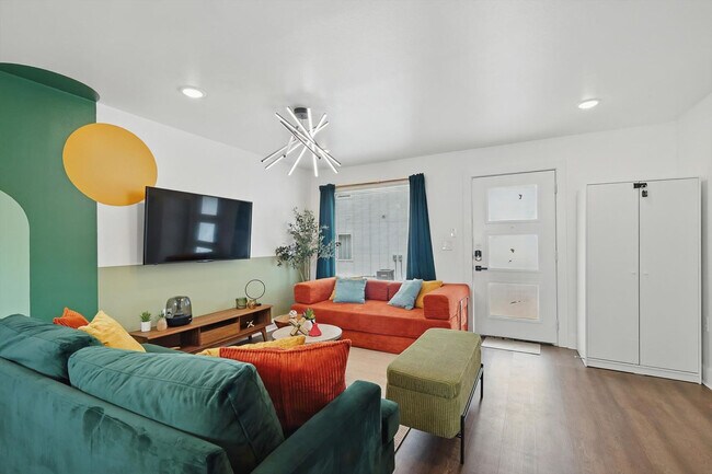 Foto del edificio - 4416 San Jacinto St