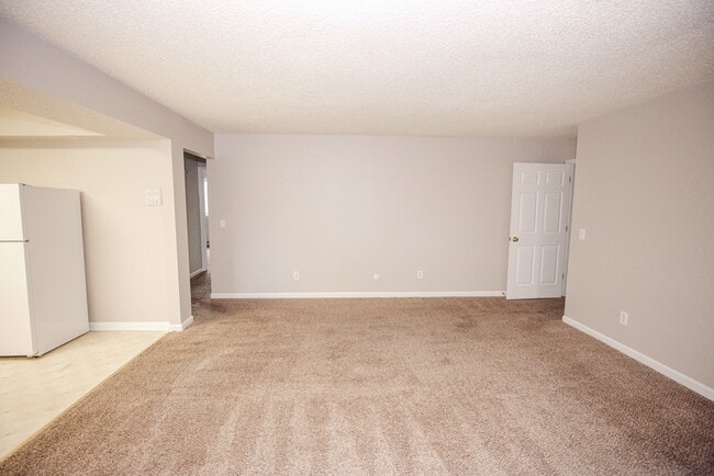 Building Photo - 6730 Hill Avenue