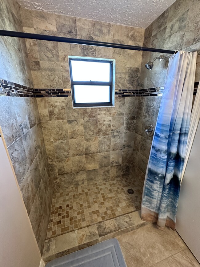 Foto del edificio - 1608 SW Ocean Cove Ave