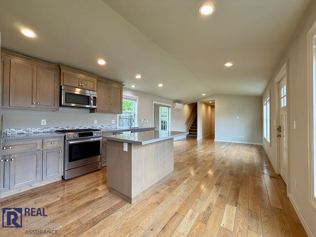 Foto del edificio - Spacious & Modern 3BR/2BA Home in Quiet Hillsboro Neighborhood