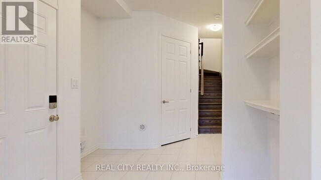 Building Photo - 11 Keppel Cir