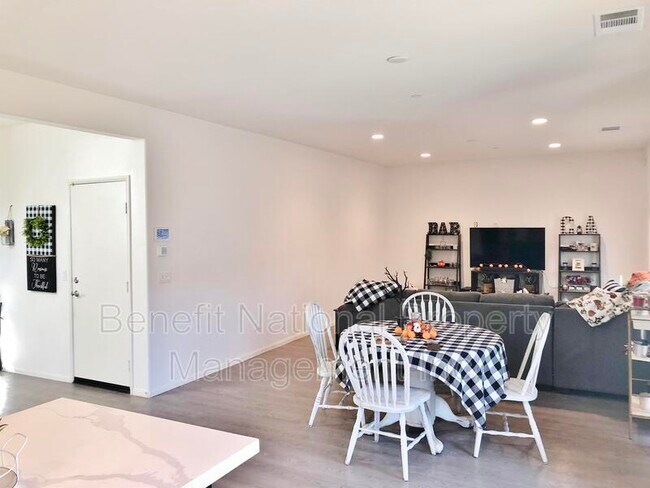 Foto del edificio - 34444 Radiance St