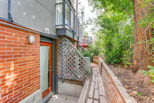 Foto del edificio - Modern West End Pearl St. 1 Bed/1 Bath Con...