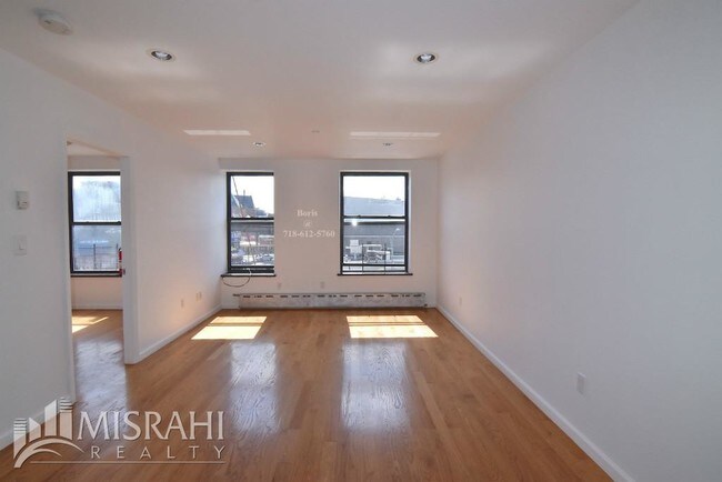 Building Photo - 28 Graham Ave
