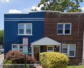 Building Photo - 310 20th St NE