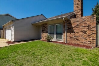 Building Photo - 15806 Val Verde Dr