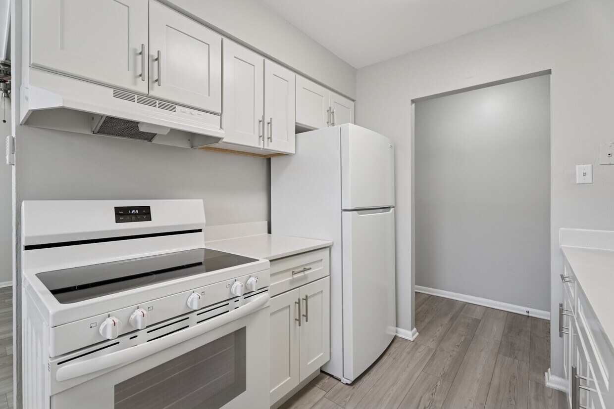 Primary Photo - Rosedale Court Apartments