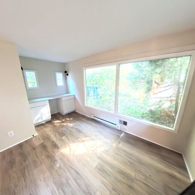 Foto del edificio - 308-310-310 Crosman Terrace
