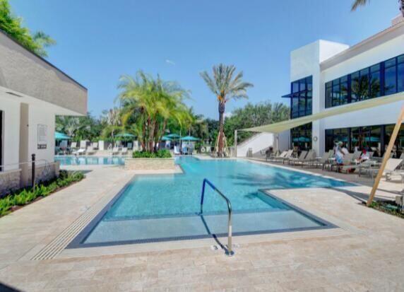 Foto del edificio - 7449 Glendevon Ln