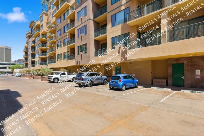 Building Photo - 2302 N Central Ave