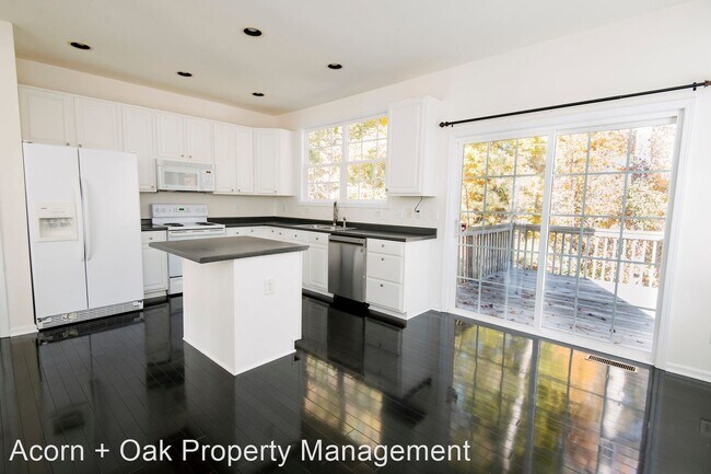 Building Photo - 3 br, 2.5 bath House - 8120 Upper Lake Dr