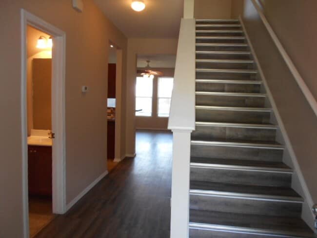 Building Photo - 3 bedroom, 3 bath townhome in Kiskadee Parke