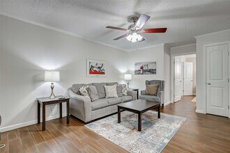 Building Photo - 4727 W Alabama St