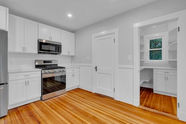 Building Photo - 11 Ryden St