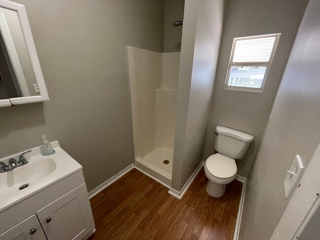 Building Photo - 1804 W 5th St