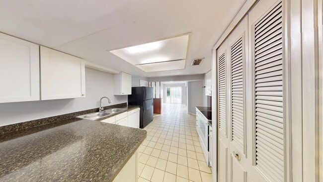 Foto del edificio - 3 Bed / 2 Bath Home In Deltona Available NOW!!