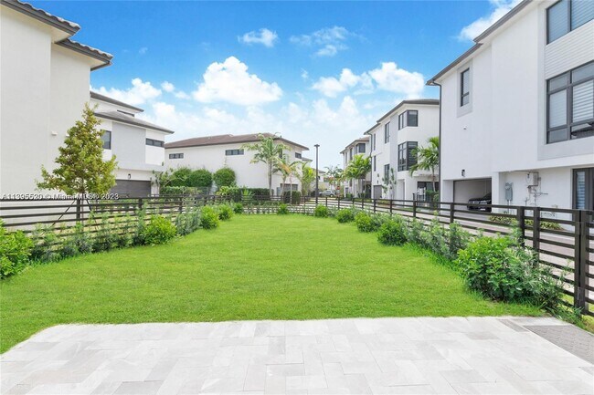 Foto del edificio - 8261 NW 48th St