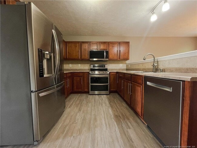 Building Photo - 395 Americana Dr