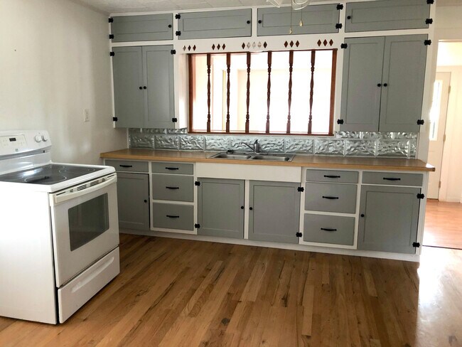 Foto del edificio - 462 Stringtown Rd