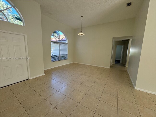 Foto del edificio - 7440 NW 65th Ln