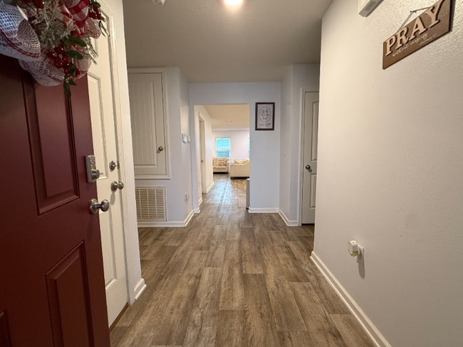 Foto del edificio - 831 Moorhen Wy