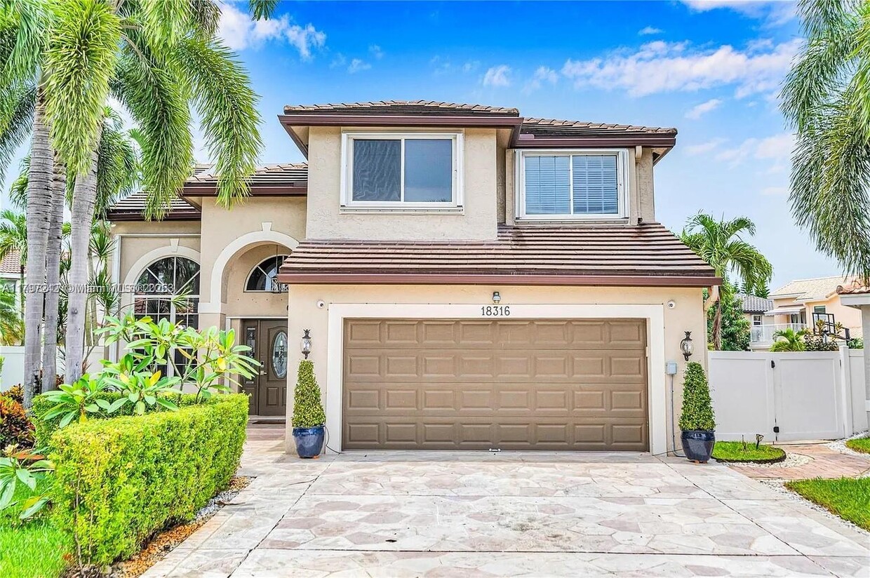 Foto principal - 18316 SW 4th St