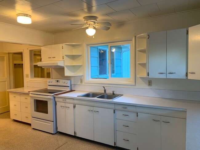 Building Photo - 91738 Cape Arago Hwy