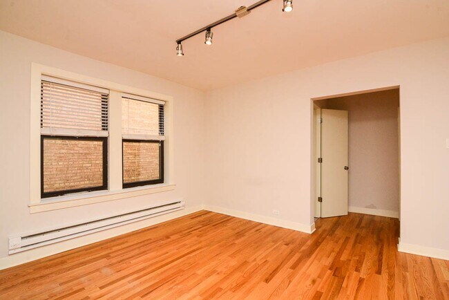 Building Photo - 2425 N Kedzie Blvd