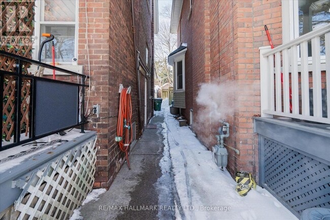 Building Photo - 222 Wineva Ave