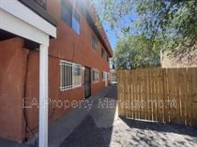 Foto principal - 12809 Dorado Dr SE
