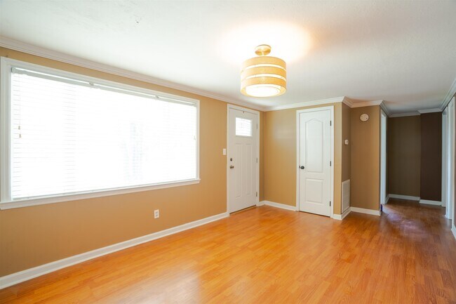 Building Photo - 1114 North Ave