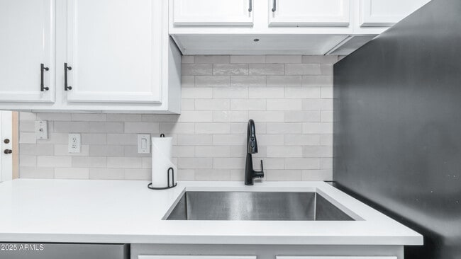 Foto del edificio - 2615 Hayden Rd