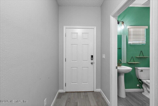 Foto del edificio - 12658 Josslyn Ln