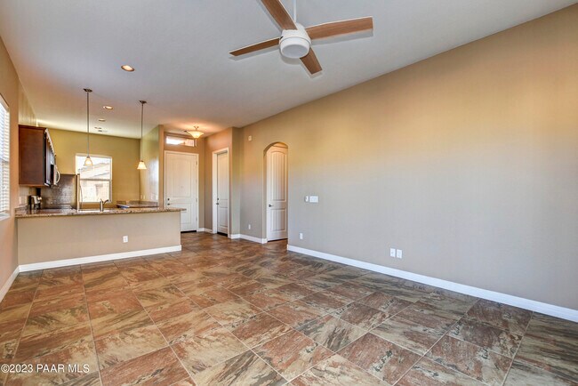 Building Photo - 5882 N Thornberry Dr