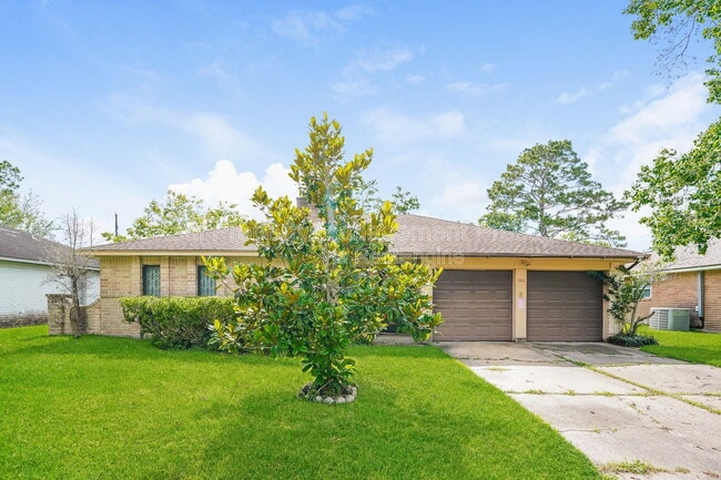 Photo - 500 Stoneledge Dr House