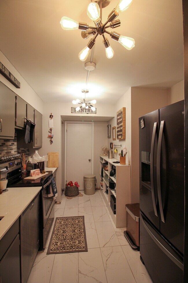 Building Photo - 220 Linden Street, Unit 310
