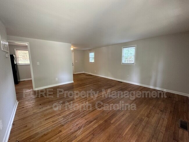 Building Photo - 908 Chatham Ln