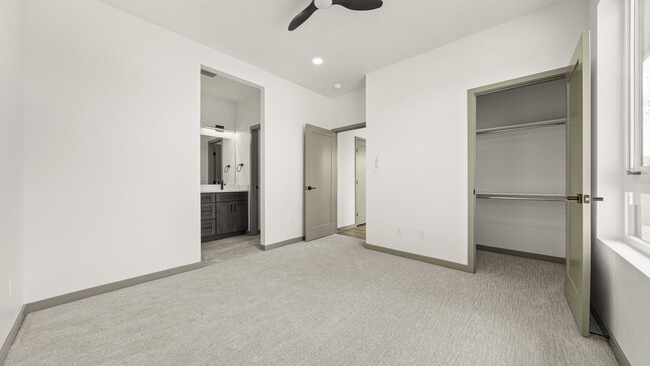 Photo - 353 Toms Cyn Dr Townhome